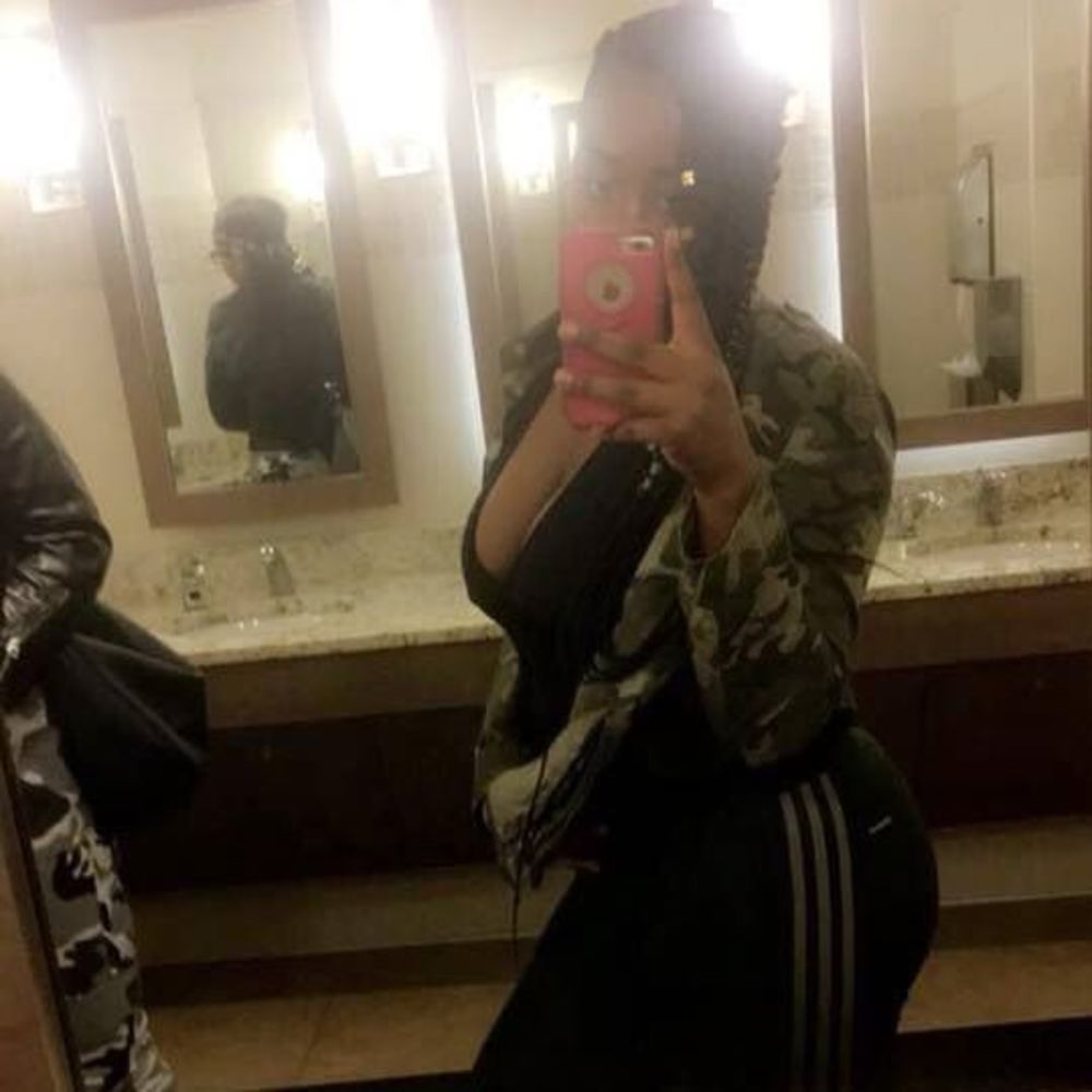 Meet your Posher, Mia